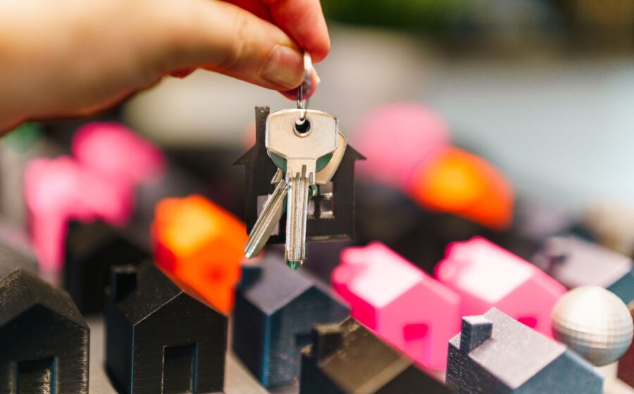 Renting in Slovakia vs Czechia: Costs, Contracts, and Tenant Checks